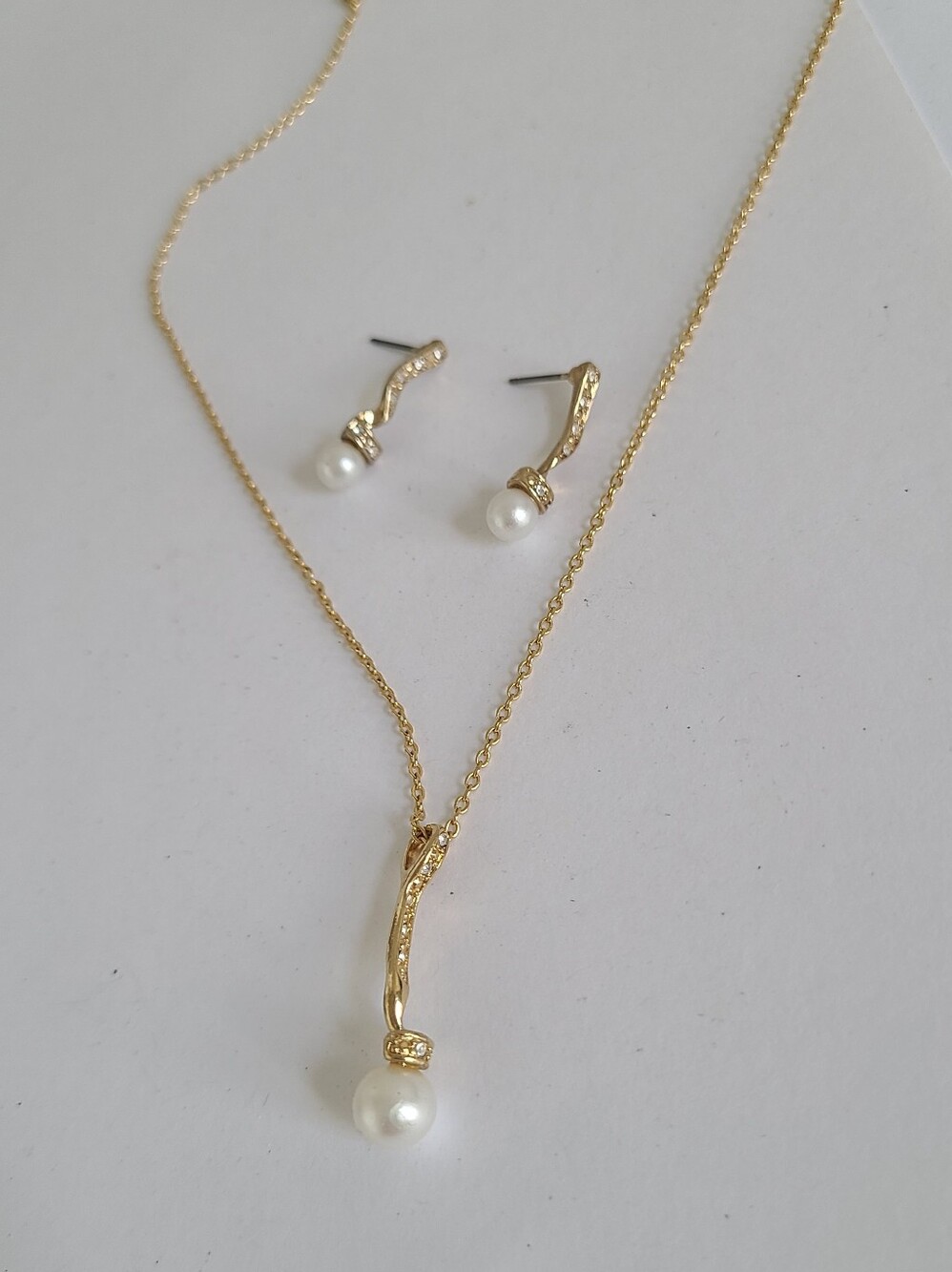 Vintage Gold Tone Rhinestone Pearl Drop Evening Formal Necklace Earrings Set - Picture 3 of 14